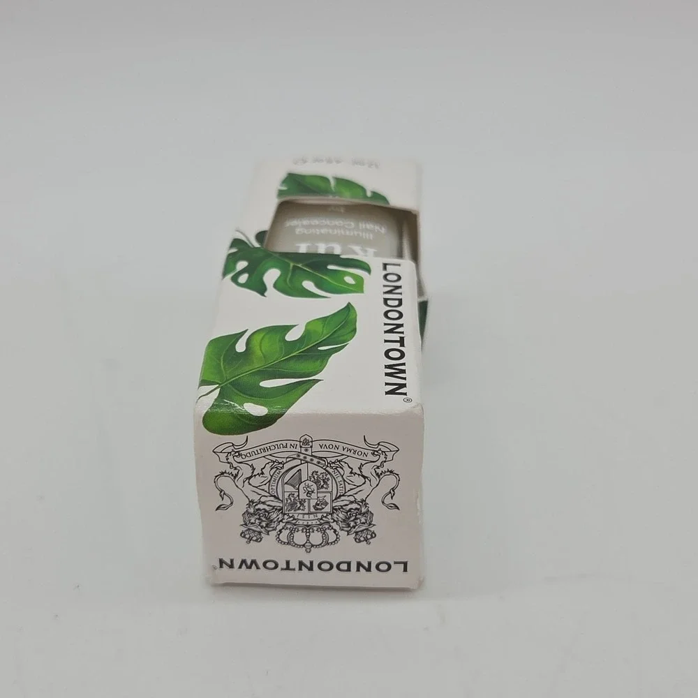 LONDONTOWN Kur Illuminating Nail Concealer White Full Size 0.4 oz New in Box